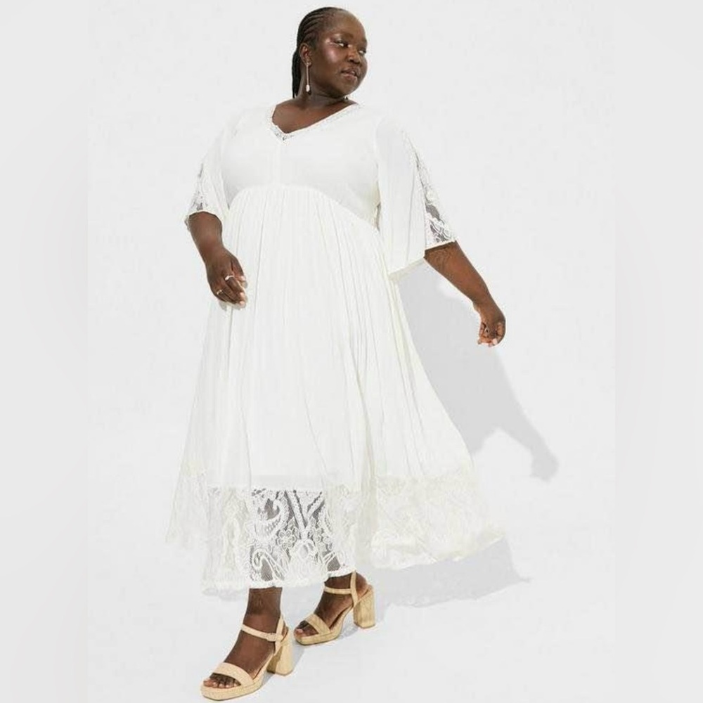 Torrid White Dress - Lace Details - SZ. 3 (3X)